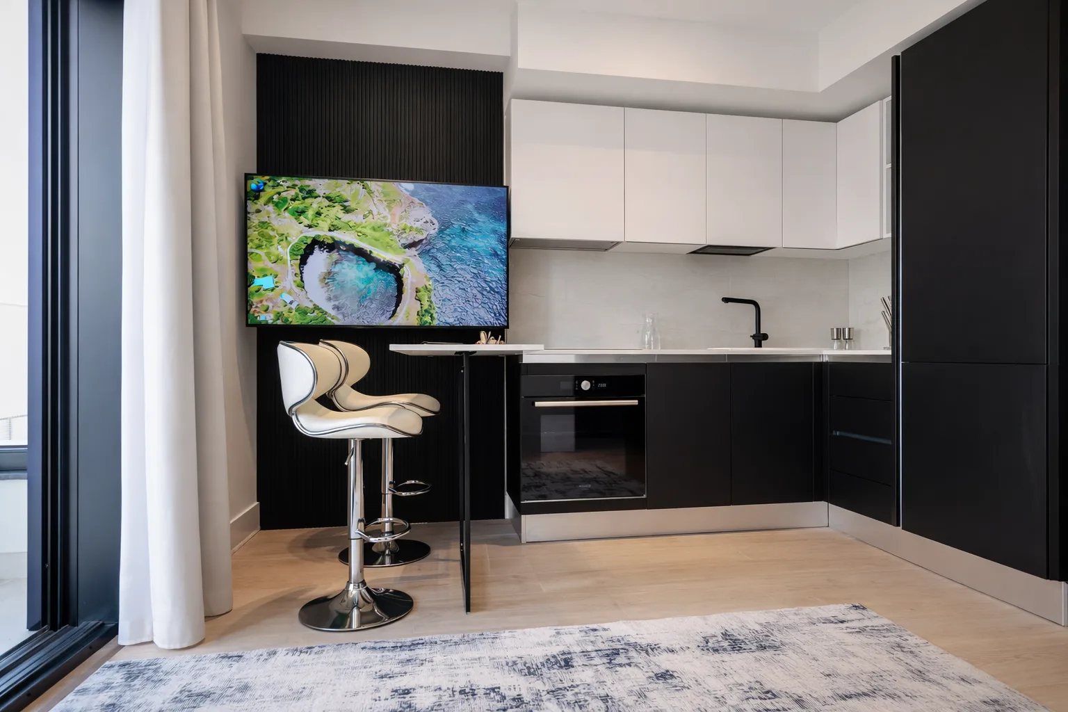 AZULIS Apartment 5: 1BR Terrace Suite
