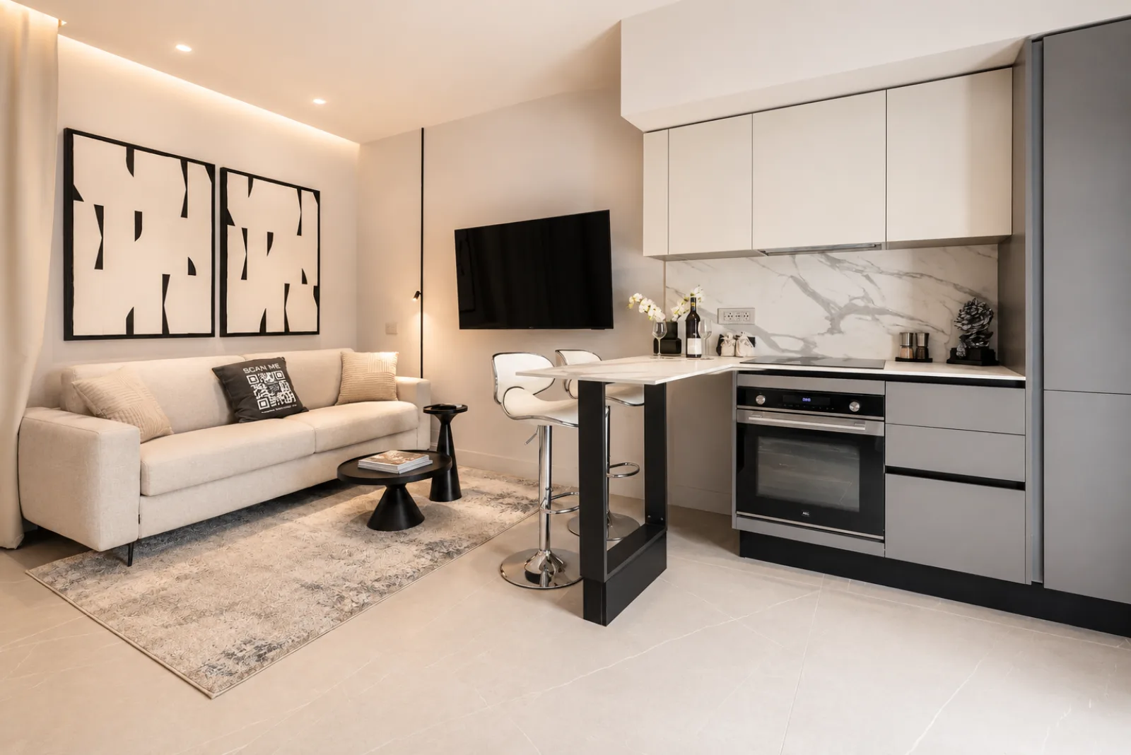 AZULIS Delle Terme Suite 2: soggiorno con cucina a vista