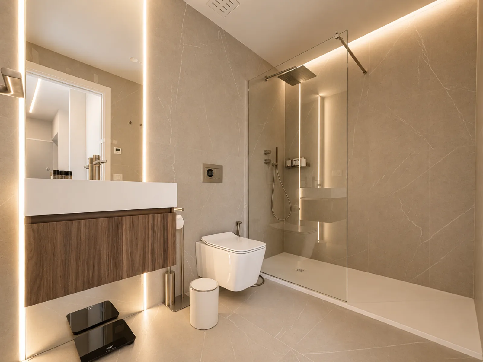 AZULIS Delle Terme Suite 3: bagno moderno