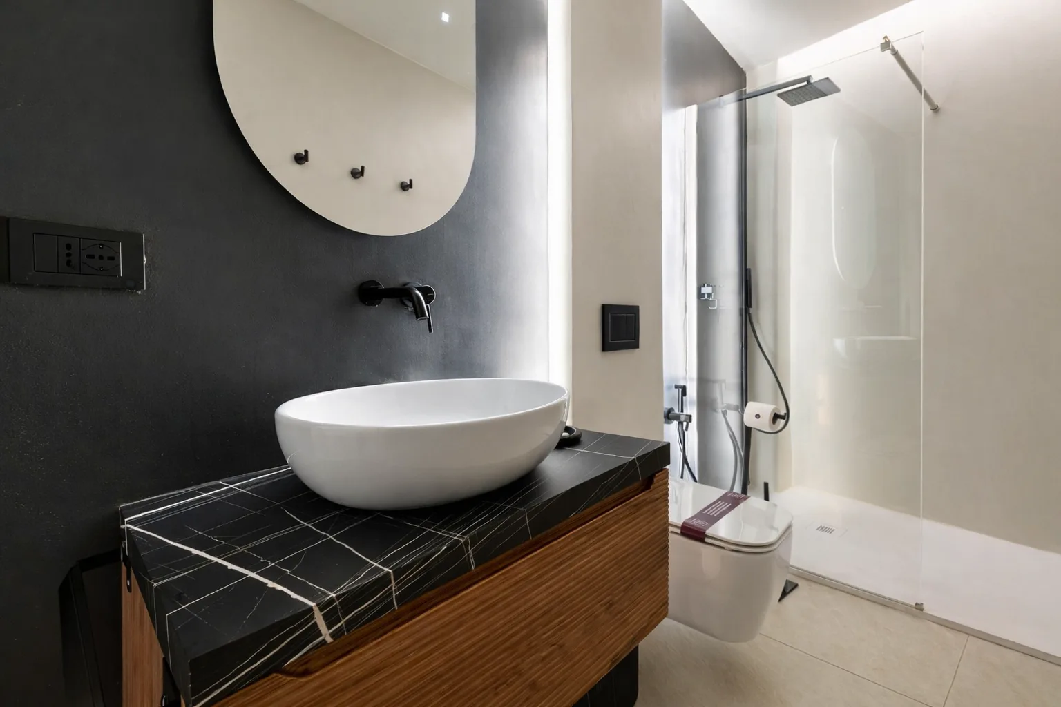 AZULIS Tigellio 3: designer bathroom with walk-in shower
