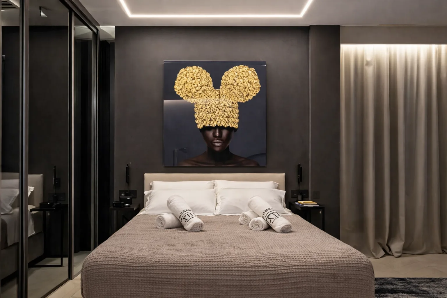 AZULIS Tigellio 3: designer bedroom with king-size bed